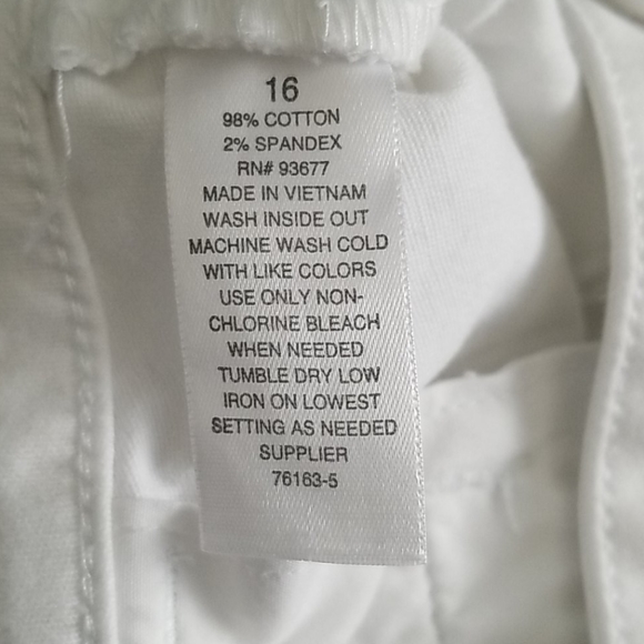 Shorts - Picture 4 of 5